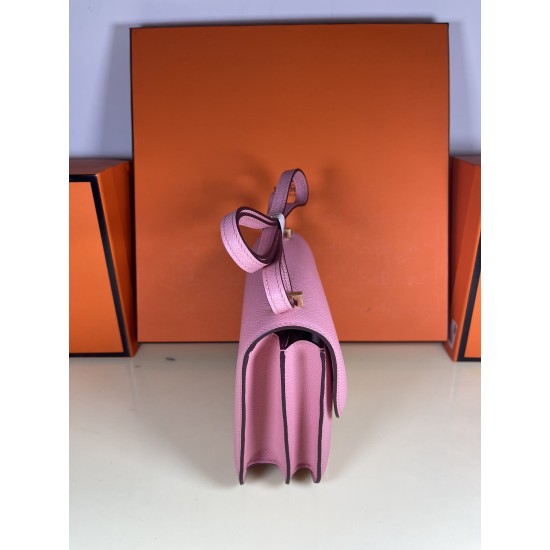 Kang Kang 18 Milkshake Powder Gold Buckle Handmade Waxed Line All Steel Micro Engraved Lettering Engraved hass Original Epsom Leather Unique Two Color Effect Logo Celebrate the celebration of constance Also known as the stewardess bag At the first glance,