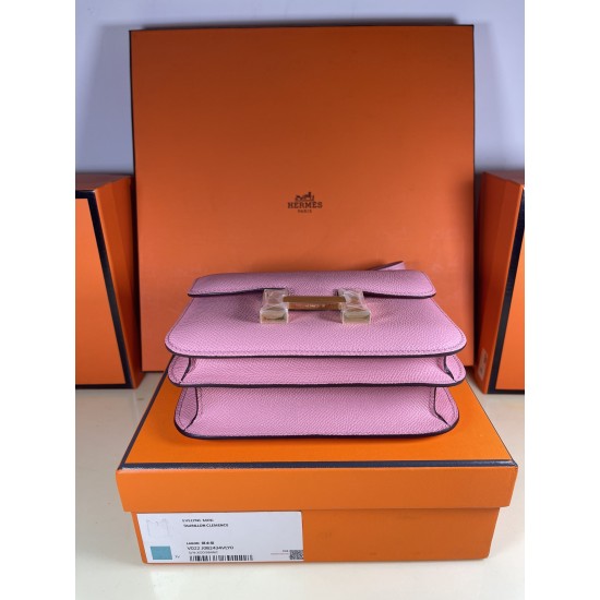 Kang Kang 18 Milkshake Powder Gold Buckle Handmade Waxed Line All Steel Micro Engraved Lettering Engraved hass Original Epsom Leather Unique Two Color Effect Logo Celebrate the celebration of constance Also known as the stewardess bag At the first glance,