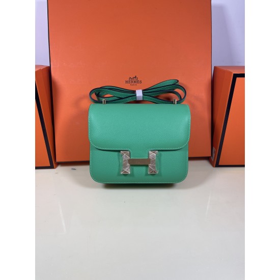 Kang Kang 18 comic green gold buckle handmade wax line all steel micro-engraved lettering engraved hass original Epsom leather unique two-tone effect logo Celebrate the celebrationconstance also known as the stewardess bag At first glance, it looks like a