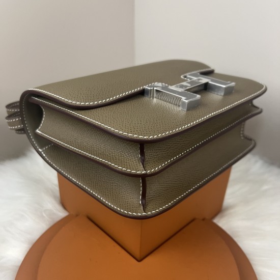 HERMES Constance Stewardess Bag New with Mirror 19 Kang Kang Elephant Gray Silver Buckle High-end Quality Epsom Cowhide Leather Handmade Waxed Thread Shoulder Crossbody Bag Mini Size 19154cm In stock Lot 700