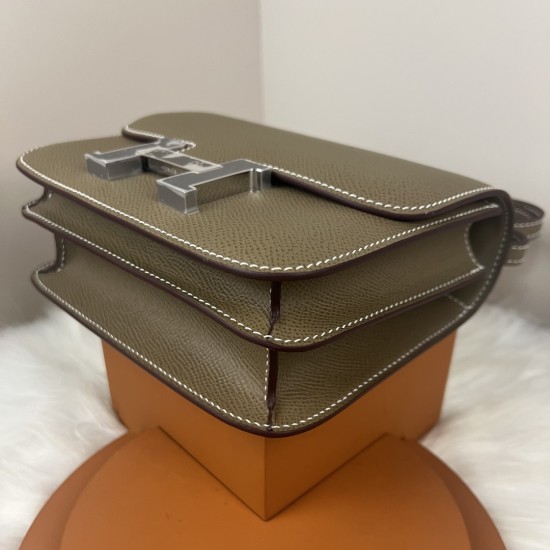 HERMES Constance Stewardess Bag New with Mirror 19 Kang Kang Elephant Gray Silver Buckle High-end Quality Epsom Cowhide Leather Handmade Waxed Thread Shoulder Crossbody Bag Mini Size 19154cm In stock Lot 700