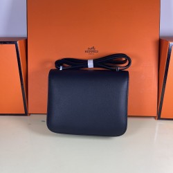 Kang Kang 18 Classic Black Silver Buckle Handmade Waxed Line All Steel Micro Engraved Lettering hass Original Epsom Leather Unique Two Color Effect Logo Celebrate the celebration of constance Also known as the stewardess bag At the first glance, it looks 