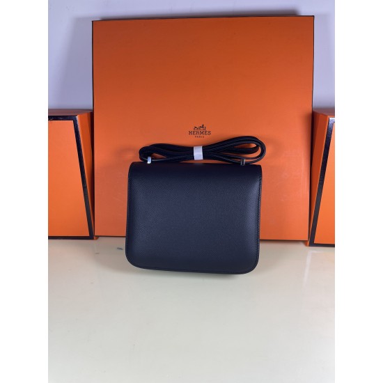 Kang Kang 18 Classic Black Silver Buckle Handmade Waxed Line All Steel Micro Engraved Lettering hass Original Epsom Leather Unique Two Color Effect Logo Celebrate the celebration of constance Also known as the stewardess bag At the first glance, it looks 