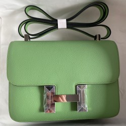 Kangkang 23cm, oil fruit green, silver buckle, out of stock, must have one in the summer, snicker!