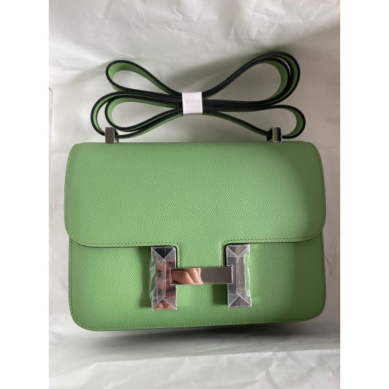 Kangkang 23cm, oil fruit green, silver buckle, out of stock, must have one in the summer, snicker!