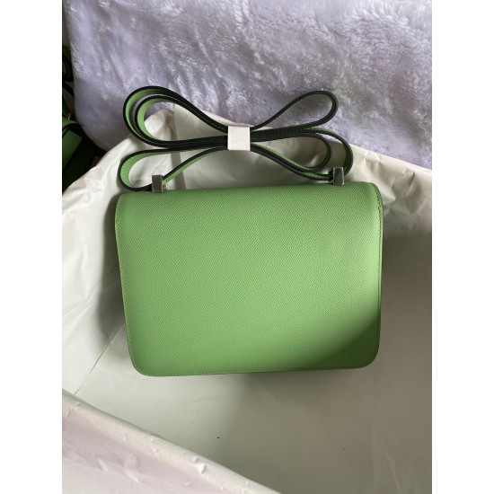 Kangkang 23cm, oil fruit green, silver buckle, out of stock, must have one in the summer, snicker!