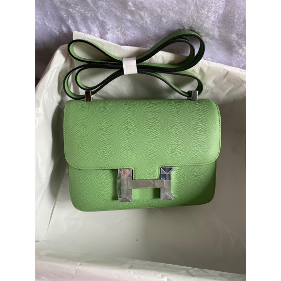 Kangkang 23cm, oil fruit green, silver buckle, out of stock, must have one in the summer, snicker!