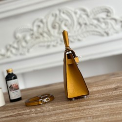 Kylie II mini color mustard yellow imported epsom leather semi-handmade hand-stitched waxed thread size 19cm Lot of 680