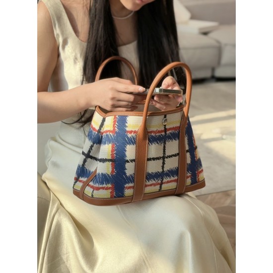 A small garden can quietly brighten up the dull daily never-ending spring party in which it realizes a wonderful as Wholesale333