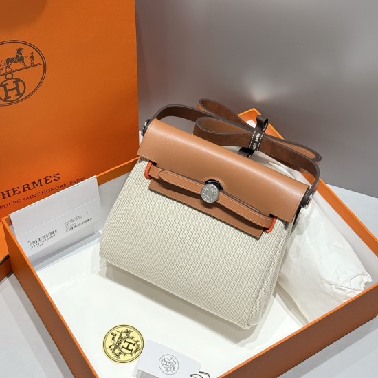 Apricot hemp gold brown super cute 20Cm physical more charming than the photo of the current big hit small and exquisite Content is also quite practical Mini size with a little sense of playfulness without losing the elegance is simply the perfect partner