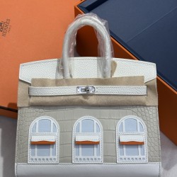 House Bag Platinum 20CM Hatsue In stock Textured Matte American Small Crocodile Made in three skins Full set of hand studs Hand-stitched details visible Full hand-stitched counterpart Small hardware