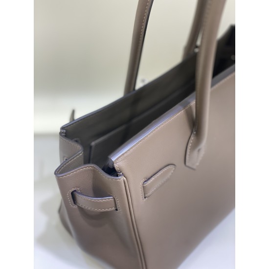 Lot 1111 New Mini Shoulder Birkin 29Cm Swift Plain Leather The overall body of the bag is lightweight, combining smart and soft, more suitable for daily use