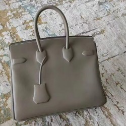 Hot models of the new recommended Hermes illusion of platinum out of the super mini version of 25cm in addition to the bottom of the nail solid hardware are embossed out of the effect is very special super limited edition is definitely not easy to hit the