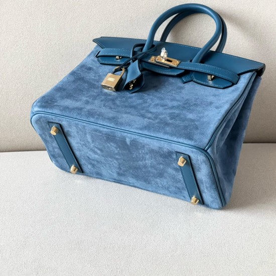 Model BK25 Code BK250400 Material SW suede Color Z7 Ocean Blue Gold Buckle Size 252013cm Description SW suede is soft and wear-resistant, waterproof and easy to care for You can use it casually and conveniently It is both loaded and elegant Faithful to th