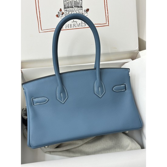 Lot 1111 shoulder birkin swift blue jean 75 denim blue color is very matching with the style of the modern urban beauties advanced feeling full of