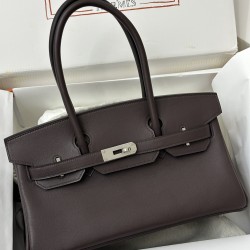 Lot 1111 24s new shoulder birkin swift ebony bag color is very with the style of the modern urban beauties advanced sense full of
