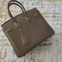 Hot models of the new recommended Hermes illusion of platinum out of the super mini version of 25cm in addition to the bottom of the nail solid hardware are embossed out of the effect is very special super limited edition is definitely not easy to hit the