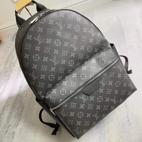 P390 Exclusive customized real top-quality original Reinforced semi-steel hardware Variable-size dynamic chip M22545 Medium This Discovery Medium Shoulder Bag features a handsome style in Monogram Eclipse canvas and metal piecesFront pocket for easy acces