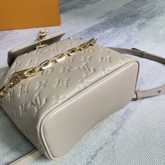 P540Exclusive customized real top-quality original variant chip M13357 black M13358 khaki Coussin Backpack small handbag in shoulder bag configuration noticeably joins the Coussin collection as soft Monogram-embossed leather incorporates the iconic LV pad