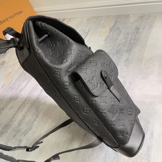 p580 Exclusive Customized Real Top Original Reinforced Shoulder Bag M55699 Christopher The versatile Christopher Small Shoulder Bag with its spacious interior and striking exterior is a great everyday bag for outdoor use Black Grid Large Character Silk Sc