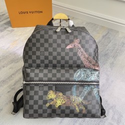 p420 Exclusive customized real top original reinforced M45275 black frame This Discovery shoulder bag is made of Damier Graphite canvas with passport stamp style depicting wildlife images to tell the story of the migration of giraffes, elephants, and tige