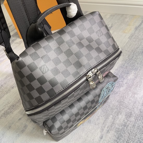 p420 Exclusive customized real top original reinforced M45275 black frame This Discovery shoulder bag is made of Damier Graphite canvas with passport stamp style depicting wildlife images to tell the story of the migration of giraffes, elephants, and tige