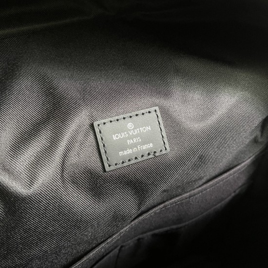 p420 Exclusive customized real top original reinforced M45275 black frame This Discovery shoulder bag is made of Damier Graphite canvas with passport stamp style depicting wildlife images to tell the story of the migration of giraffes, elephants, and tige