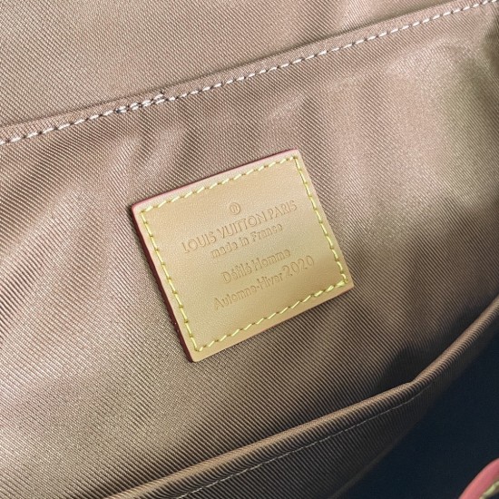 P500 exclusive customized real top original single enhanced version 163c01 top original single old flower M44658 BOSPHORE mountaineering duffel bag latest runway version Monogram mountaineering duffel bag name is Bosphore is a strait through Istanbul back