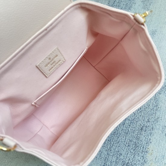 520 EXCLUSIVE CUSTOMIZED ACTUAL TOP ORIGINAL M47072 BLACK M47106 CREAM WHITE M47074 PINK TOP ORIGINAL This Backup Shoulder Bag is made of Monogram Empreinte grained cowhide leather in a low-profile finish with Monogram embossingRemovable and adjustable sh