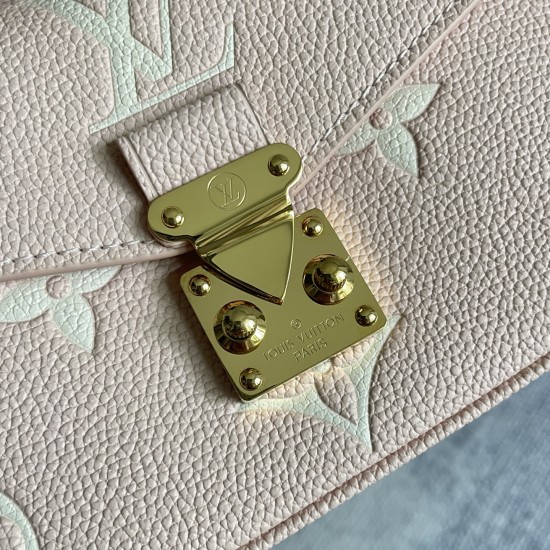 P460 Exclusive Customized Real Photo Dynamic 163c01 Chip Top Original Enhanced M14208 Pink Print This Pochette Mtis East West handbag is made from Monogram Empreinte embossed leather and showcases the brand's fusion of style and modernity with a tradition