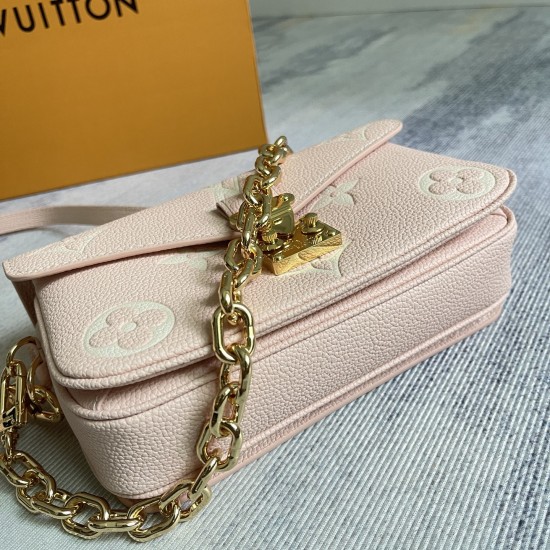 P460 Exclusive Customized Real Photo Dynamic 163c01 Chip Top Original Enhanced M14208 Pink Print This Pochette Mtis East West handbag is made from Monogram Empreinte embossed leather and showcases the brand's fusion of style and modernity with a tradition
