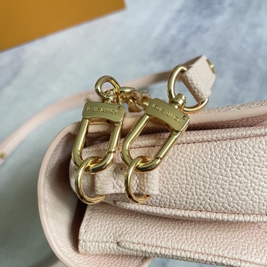 P460 Exclusive Customized Real Photo Dynamic 163c01 Chip Top Original Enhanced M14208 Pink Print This Pochette Mtis East West handbag is made from Monogram Empreinte embossed leather and showcases the brand's fusion of style and modernity with a tradition