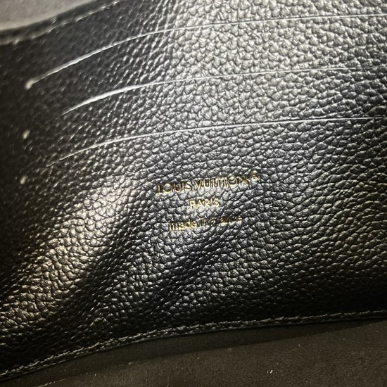 p450 Exclusive Customized Actual Top Original Enhanced Chip Edition M13569 Black This elegant chain charm wallet Rosy has a timeless classic burgundy color palette that complements any look. It's crafted from the brand's signature Monogram Empreinte leath