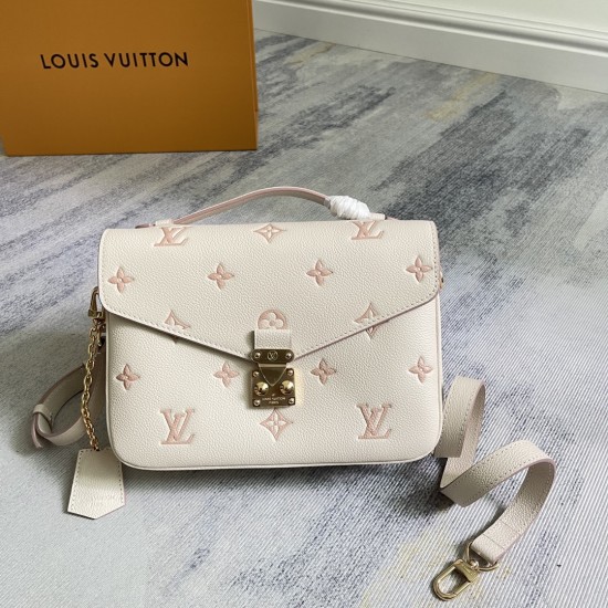 P520 Exclusive Customized Live Shot Dynamic 163c Chip Top Original Enhanced M14977 Cream Top Original Home Background Live Shot This Pochette Metis MM showcases House's updated Monogram Empreinte leather with a tonal silhouette that's a chic, everyday cho