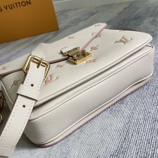 P520 Exclusive Customized Live Shot Dynamic 163c Chip Top Original Enhanced M14977 Cream Top Original Home Background Live Shot This Pochette Metis MM showcases House's updated Monogram Empreinte leather with a tonal silhouette that's a chic, everyday cho