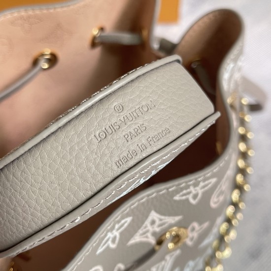 p530exclusive customized real top quality original reinforced chip version model Bella Bucket Bag draped in openworked cowhide perforated Monogram pattern subtle color gradient and light chain convey subtle aesthetics clever use of leather chain handles o