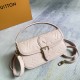 P320 Exclusive Customized Background Top Original Reinforced Dynamic Chip M83300 Apricot M83566 Pink M83592 Blue Top Original This Nano Diane handbag condenses the classic shape of the Diane handbag into a two-tone Monogram Empreinte leather rendering wit
