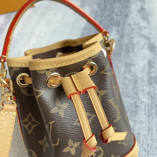 P220 EXCLUSIVE CUSTOMIZED FILMATURED DYNAMIC CHIP PREMIUM ORIGINAL REINFORCED MODEL Nano No Handbag Distilled from the classic 1932 No Handbag configuration, the Nano No Handbag is trimmed in Monogram canvas and cowhide leather, combining traditional desi