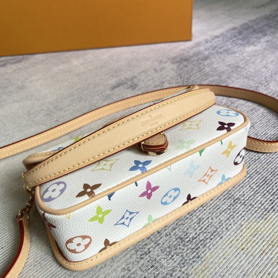 P300Exclusive customized backgroundTop quality original reinforced variant chipM14194The Nano Diane bag from the Louis Vuitton x Takashi Murakami collaboration unleashes an abundance of fun with its colorful Monogram motifs, eye-catching metal hardware an