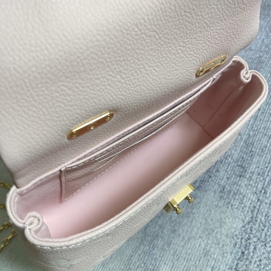 P360 EXCLUSIVE CUSTOMIZED ACTUAL TOP ORIGINAL ENHANCED VARIANT CHIP M12145 WHITE M12144 BLACK M12211 BLUE M13796 PINK CUSTOMIZED STEEL CLOSURE ON HEAD LAYER COWHIDE LeatherThis pocket-sized rendition of the Nano Madeleine bag in Monogram Empreinte leather