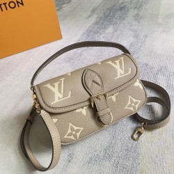 P320 Exclusive Customized Background Top Original Reinforced Dynamic Chip M83300 Apricot M83566 Pink M83592 Blue Top Original This Nano Diane handbag condenses the classic shape of the Diane handbag into a two-tone Monogram Empreinte leather rendering wit