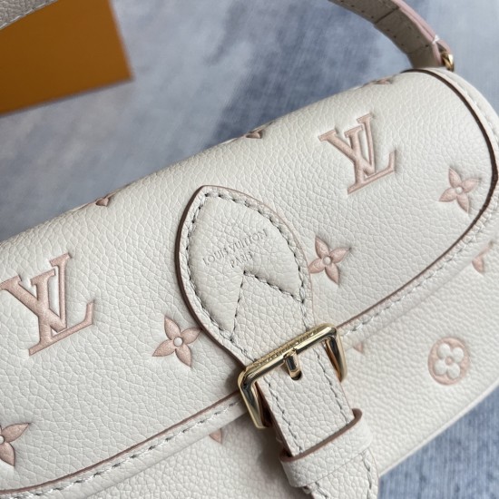 P370 EXCLUSIVE CUSTOMIZED REALISTIC DYNAMIC 163c CHIP TOP ORIGINAL ENHANCED M13642 TOP ORIGINAL DYNAMIC 163 This Nano Diane bag reinterprets the classic Monogram motif in a homogenous aesthetic and incorporates a dazzling metal piece in the leather body w