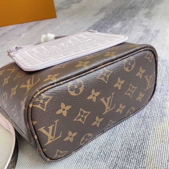 P450 EXCLUSIVE CUSTOMIZED ACTUAL TOP ORIGINAL REINFORCED VARIANT CHIP M25656 PURPLE NEVERFULL BANDOULIRE INSIDE OUT BB HANDBAG This season's take on a classic design is a reversible version of the iconic Monogram canvas and grained leather, split between 