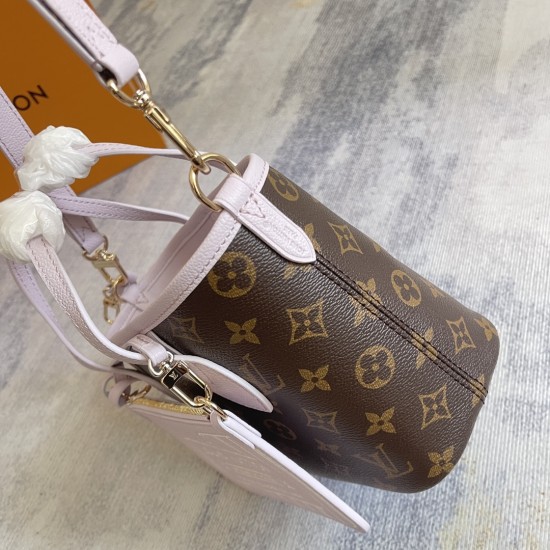 P450 EXCLUSIVE CUSTOMIZED ACTUAL TOP ORIGINAL REINFORCED VARIANT CHIP M25656 PURPLE NEVERFULL BANDOULIRE INSIDE OUT BB HANDBAG This season's take on a classic design is a reversible version of the iconic Monogram canvas and grained leather, split between 