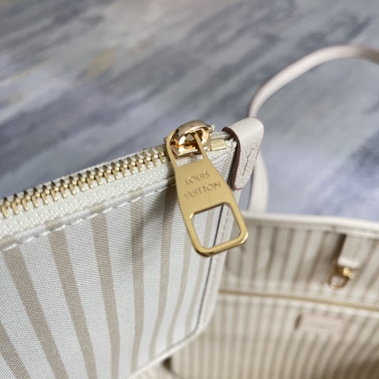 560 Exclusive Customized Realistic Dynamic 163c Chip Top Original Enhanced Neverfull MM Medium Handbag M14285 Cream Apricot Jacquard This Neverfull MM handbag retranslates the classic Monogram Empreinte Leather in the same color aesthetic Neverfull is a s