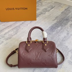 P500 Exclusive Customized Actual Top Original Dynamic 163c01 Chip M25929 Wine Red Top Original Individual Background Actual This Speedy Bandoulire 20 handbag is designed to be smart and stylish, so you can carry your daily needs with you in smooth Monogra