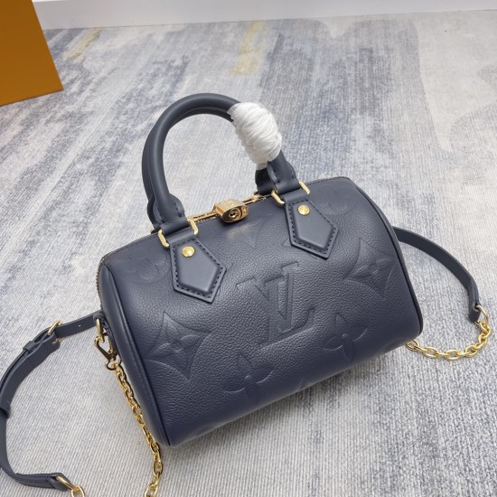 P440 Exclusive Customized Real Photo Motion Chip Premium Original Reinforced First Layer Leather M14200 Crafted from two-tone Monogram Empreinte leather embellished with the LV logo and Monogram floral motif, this Speedy Bandoulire 20 handbag is a modern 