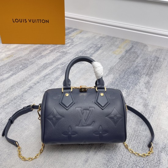 P440 Exclusive Customized Real Photo Motion Chip Premium Original Reinforced First Layer Leather M14200 Crafted from two-tone Monogram Empreinte leather embellished with the LV logo and Monogram floral motif, this Speedy Bandoulire 20 handbag is a modern 