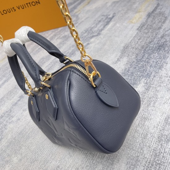 P440 Exclusive Customized Real Photo Motion Chip Premium Original Reinforced First Layer Leather M14200 Crafted from two-tone Monogram Empreinte leather embellished with the LV logo and Monogram floral motif, this Speedy Bandoulire 20 handbag is a modern 