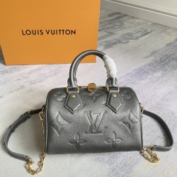 P480EXCLUSIVE CUSTOMIZED ACTUAL TOP ORIGINAL REINFORCED VARIANT CHIP M12013LV Ski Collection brings attention to off-piste styling with a lustrous version of the Speedy Bandoulire 20 handbagMonogram Empreinte leather with double-zipper closure and LV padl